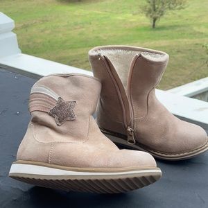 Adorable Cat & Jack Faux Fur Boots size 9.